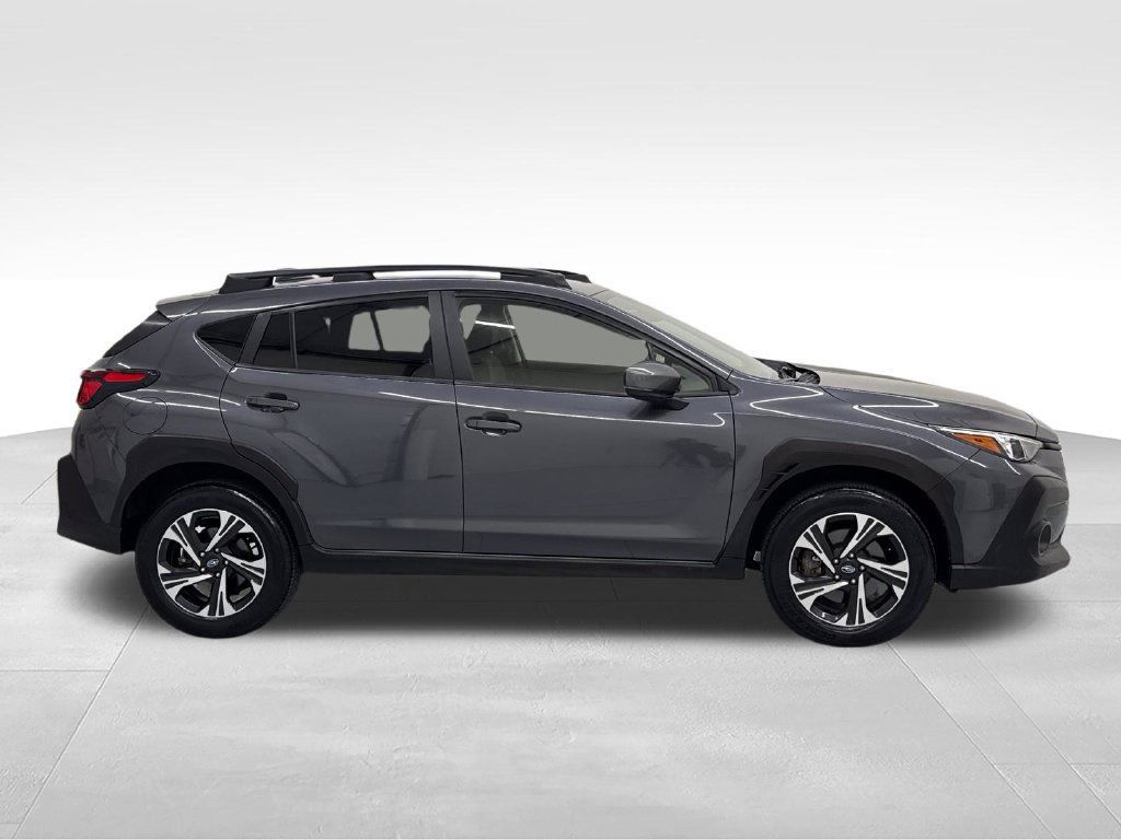 Used 2024 Subaru Crosstrek 2.0i Premium w/ Crosstrek Mirror Package AWD/4WD image 8