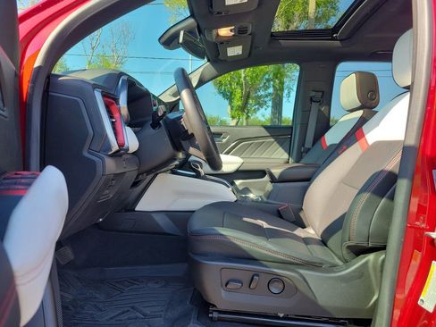 Used 2024 GMC Canyon AT4X AWD/4WD image 22