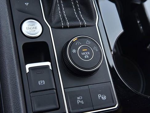 Certified 2023 Volkswagen Atlas Cross Sport SEL Premium R-Line AWD/4WD image 17