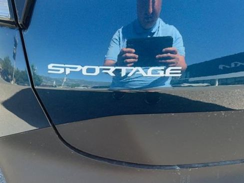 Certified 2025 Kia Sportage EX w/ EX Premium Package AWD/4WD image 12
