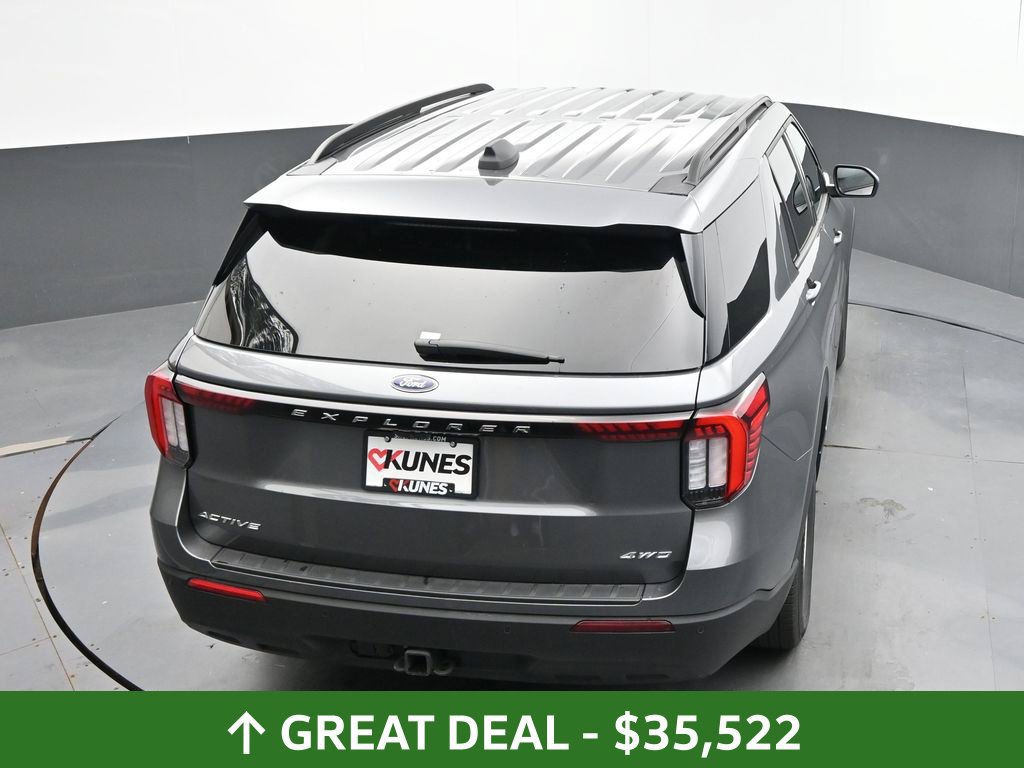 Used 2025 Ford Explorer Active AWD/4WD image 32