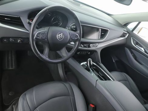 Used 2019 Buick Enclave Essence image 17