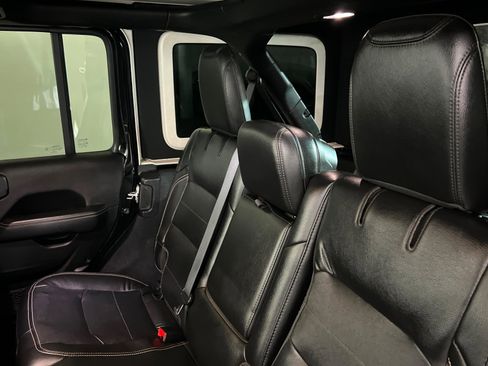 Used 2022 Jeep Wrangler Unlimited Sahara w/ Cold Weather Group image 21