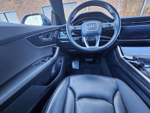 Used 2019 Audi Q8 Premium Plus w/ Premium Plus image 3