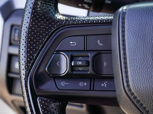 Certified 2025 Toyota Tacoma SR5 AWD/4WD image 33