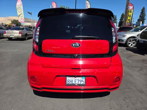 Used 2019 Kia Soul + FWD image 3