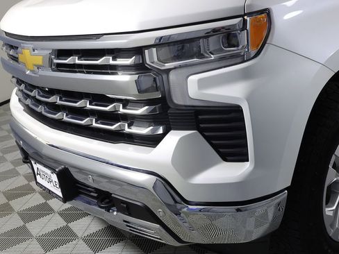 Used 2025 Chevrolet Silverado 1500 LTZ w/ Technology Package AWD/4WD image 42