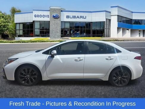 Used 2024 Toyota Corolla XSE FWD image 2