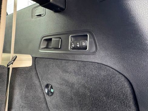 Used 2025 Mercedes-Benz GLS 450 4MATIC w/ AMG Line Exterior image 39