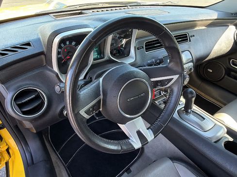 Used 2011 Chevrolet Camaro LT RWD image 10