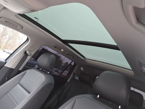 Used 2021 Volkswagen Tiguan SE image 27