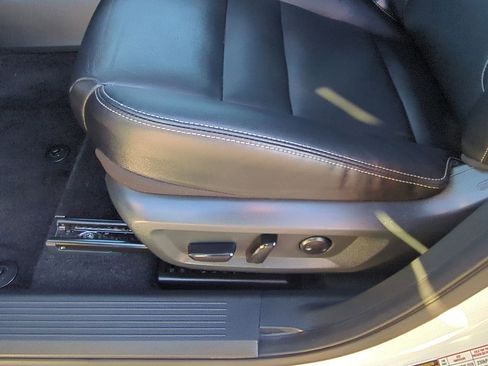 Certified 2023 Nissan Rogue SL w/ SL Premium Package image 22