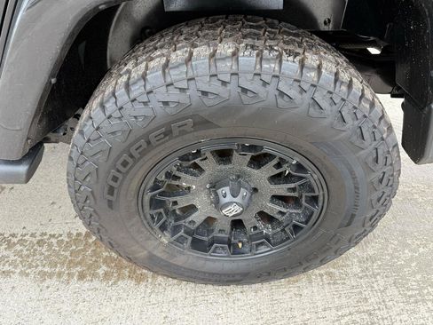 Used 2013 Jeep Wrangler Unlimited Sahara w/ Dual Top Group AWD/4WD image 10