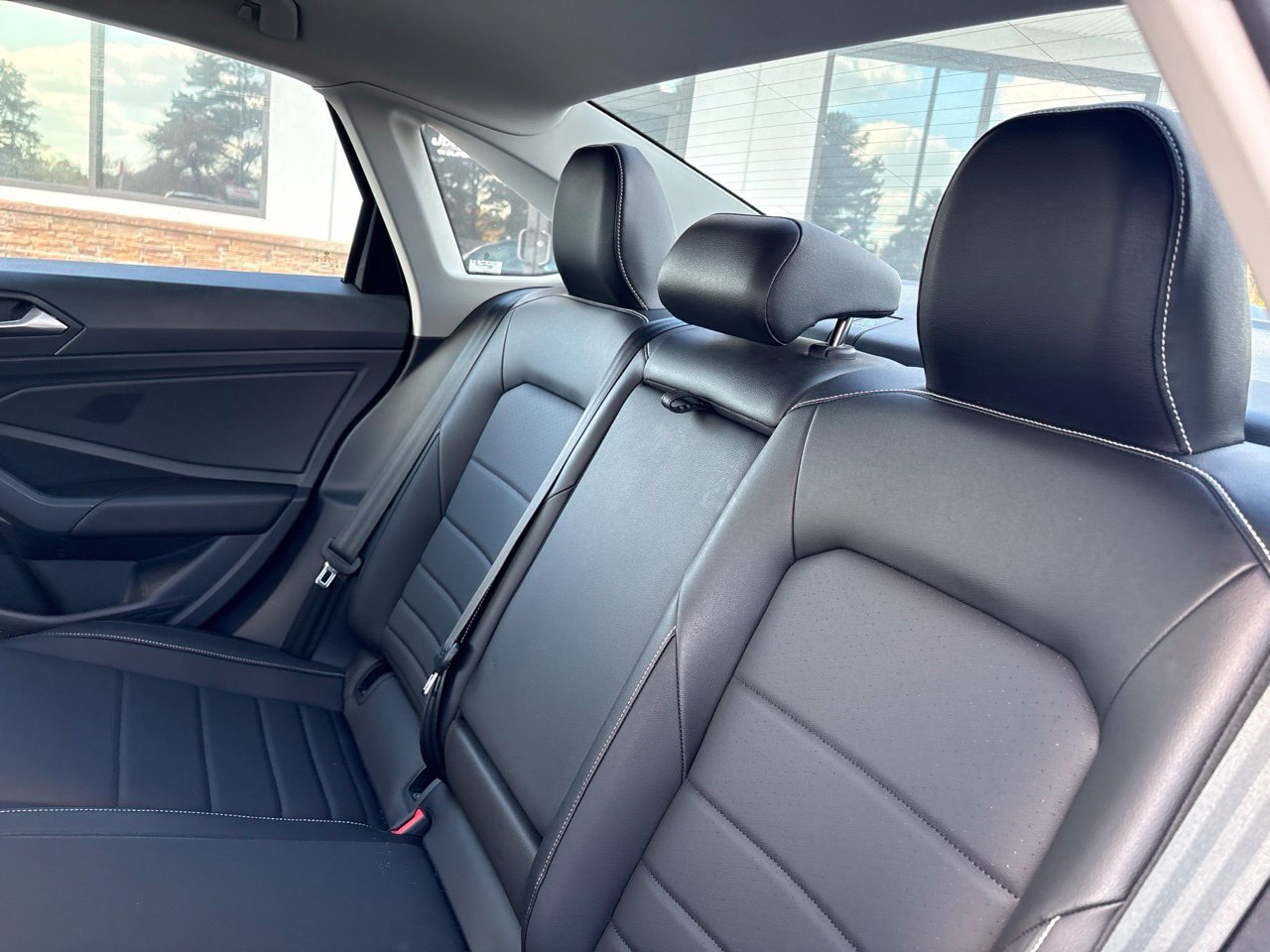 Used 2023 Volkswagen Jetta SE w/ Panoramic Sunroof Package FWD image 6