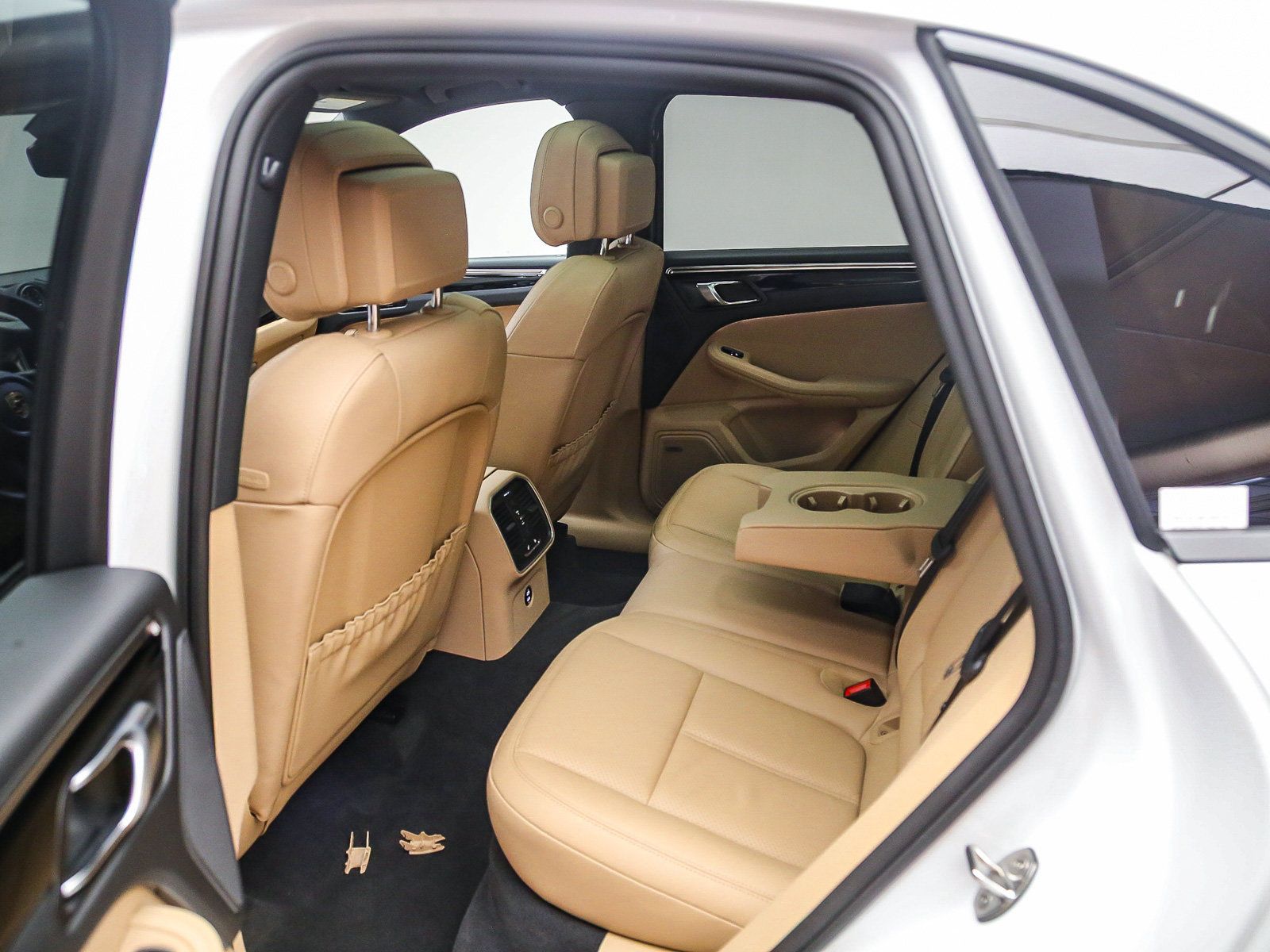 Certified 2026 Porsche Macan S AWD/4WD image 23