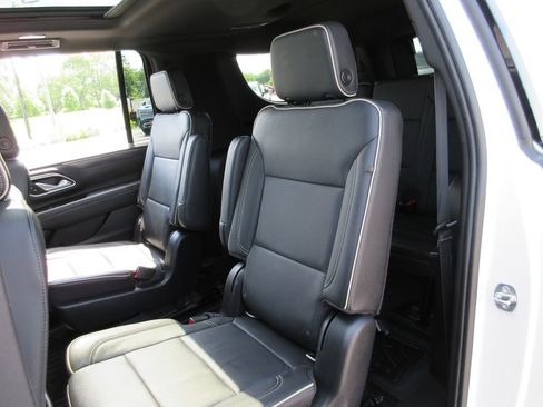 Used 2021 GMC Yukon XL SLT w/ SLT Premium Package AWD/4WD image 22