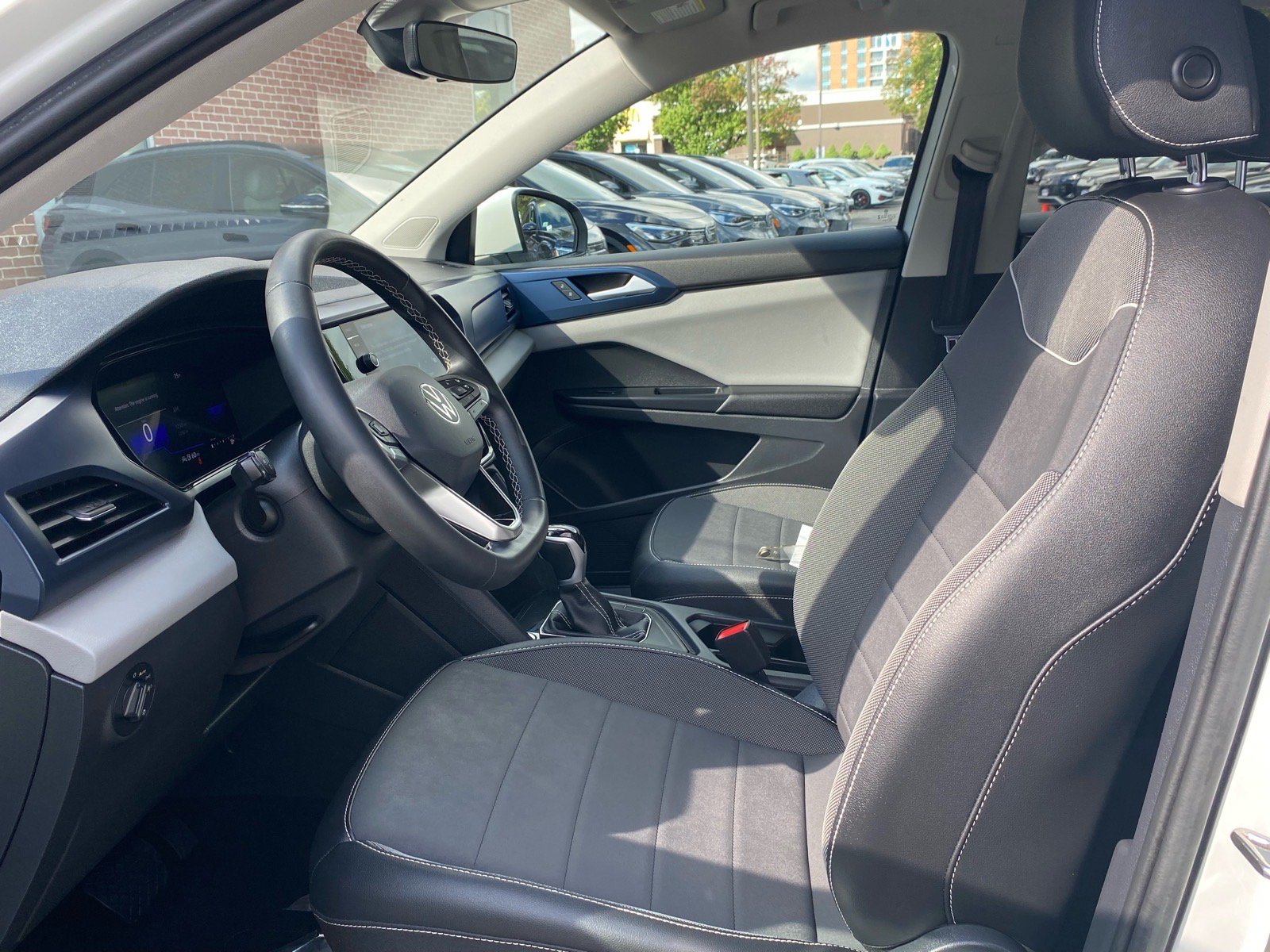 Certified 2023 Volkswagen Taos SE w/ Black Wheel Package FWD image 12
