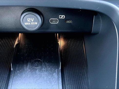 Certified 2023 Volvo C40 P8 Recharge Ultimate AWD/4WD image 34