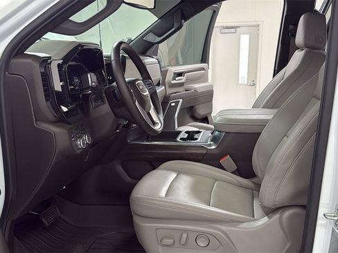 Used 2025 GMC Sierra 2500 SLT w/ SLT Premium Package image 12