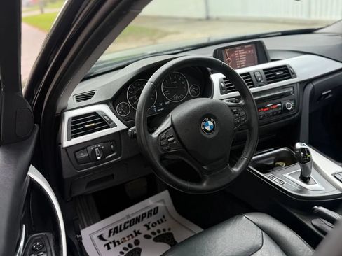 Used 2013 BMW 320i Sedan RWD image 10