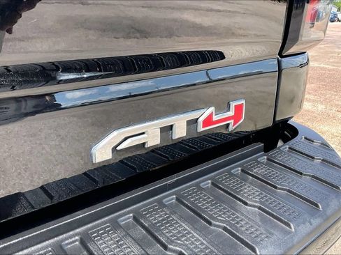 Used 2024 GMC Sierra 2500 AT4 w/ AT4 Premium Plus Package AWD/4WD image 21