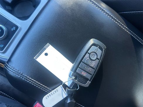 Used 2022 Ford Explorer Limited w/ Equipment Group 301A image 34