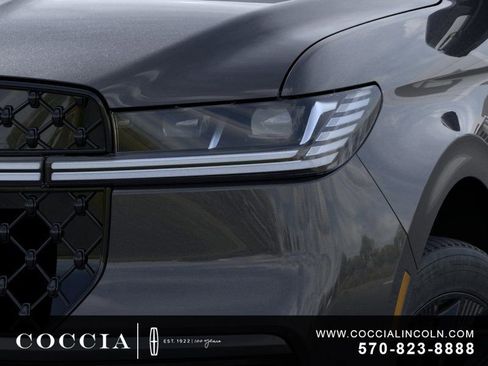 New 2026 Lincoln Navigator Reserve w/ Jet Appearance Package AWD/4WD image 18