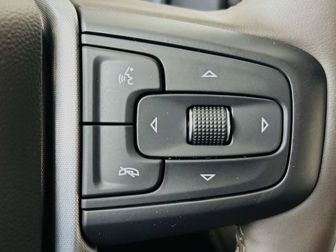 Used 2024 GMC Yukon SLT w/ SLT Luxury Package AWD/4WD image 44