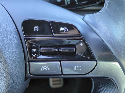 Certified 2025 Hyundai Elantra Sport w/ Cargo Package image 18