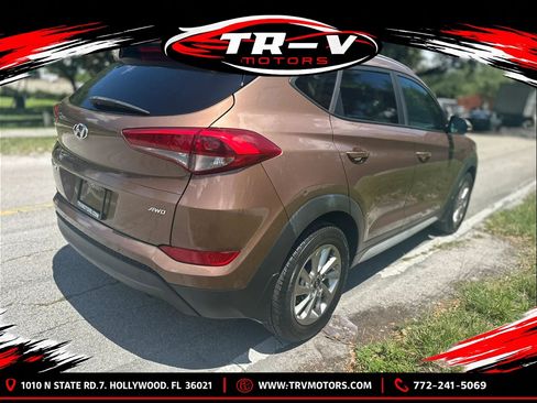 Used 2017 Hyundai Tucson SE Plus AWD/4WD image 5