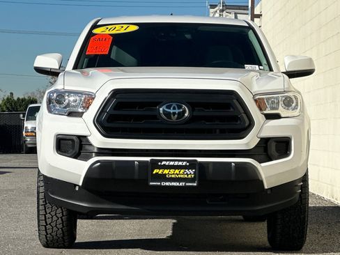 Used 2021 Toyota Tacoma SR image 9