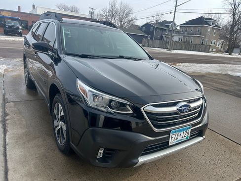 Used 2021 Subaru Outback Limited image 3