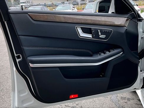 Used 2016 Mercedes-Benz E 350 Sedan image 21