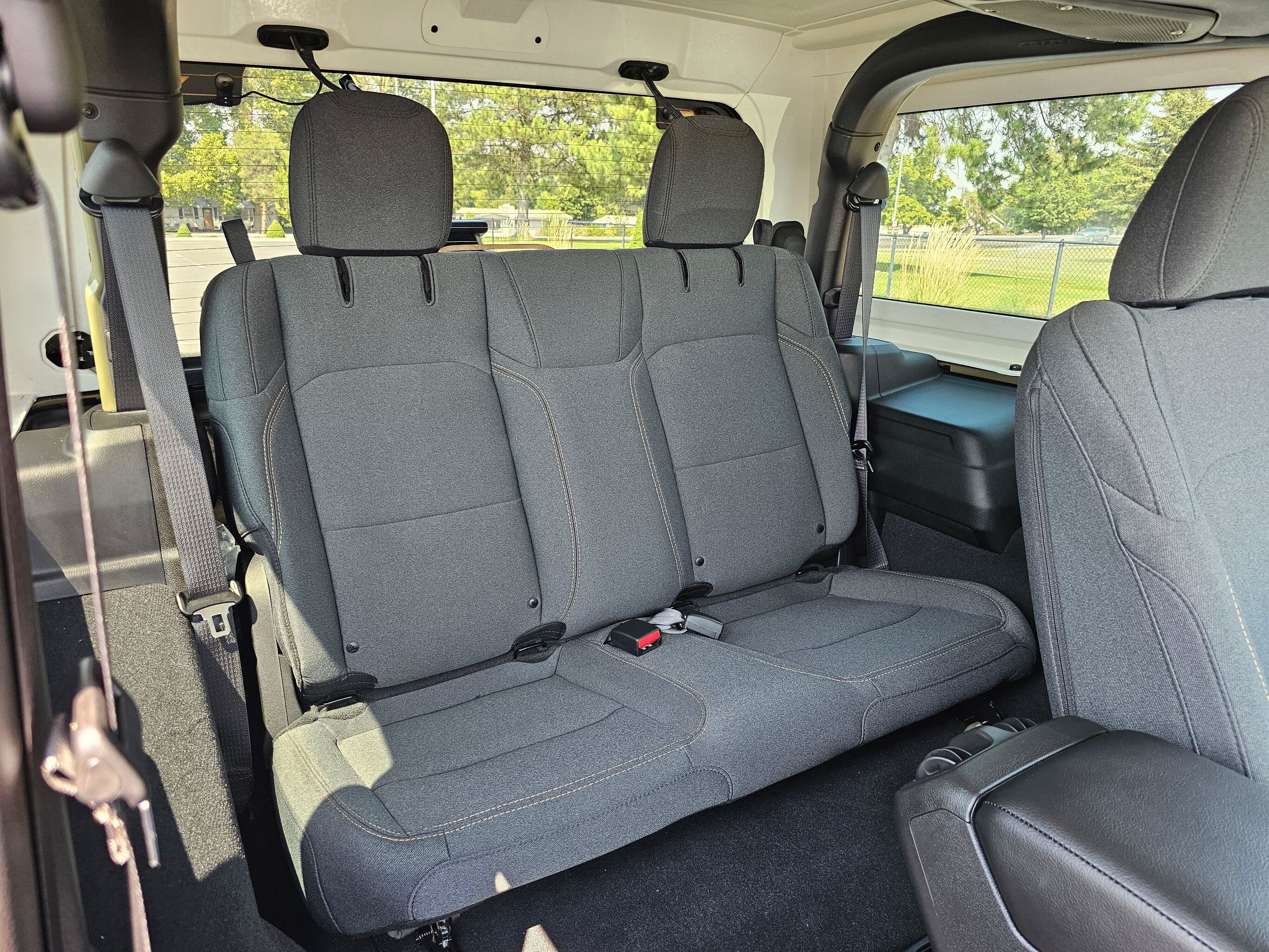Used 2025 Jeep Wrangler Sport AWD/4WD image 40