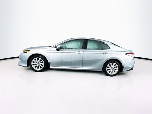 Used 2021 Toyota Camry LE image 6