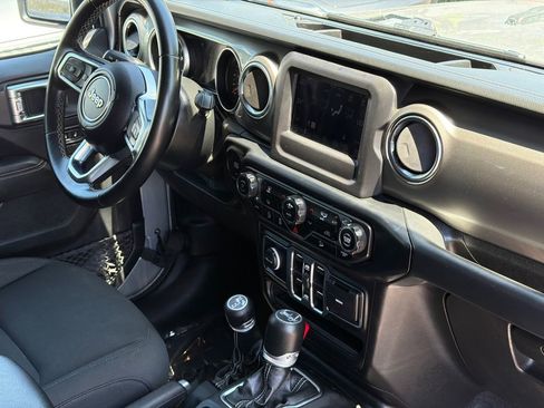 Used 2020 Jeep Wrangler Unlimited Sahara AWD/4WD image 9