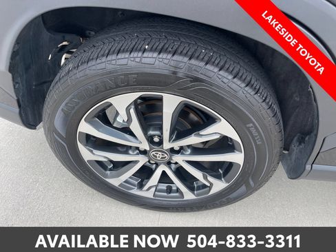 Used 2023 Toyota Corolla Cross XLE w/ Convenience Package AWD/4WD image 11