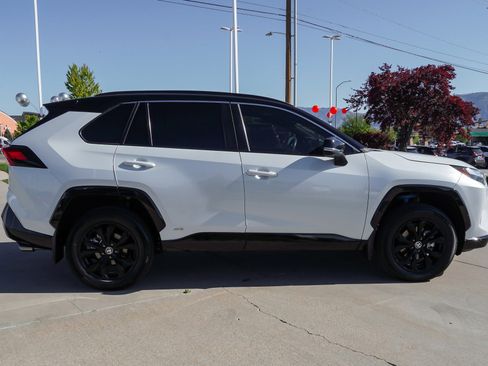 Used 2023 Toyota RAV4 XSE AWD/4WD image 9