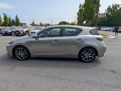 Used 2017 Lexus CT 200h FWD image 6