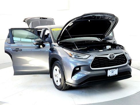 Certified 2024 Toyota Highlander LE image 9