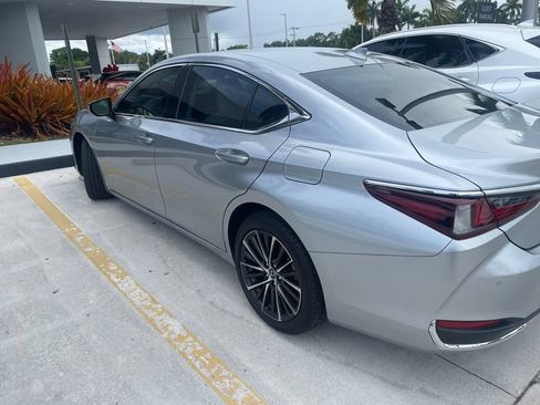 Certified 2024 Lexus ES 250 w/ Premium Package AWD/4WD image 7