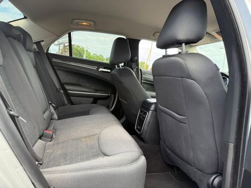 Used 2021 Chrysler 300 Touring w/ Sport Appearance Package image 5