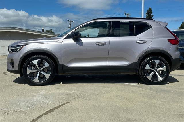 Certified 2026 Volvo XC40 B5 Plus AWD/4WD image 6