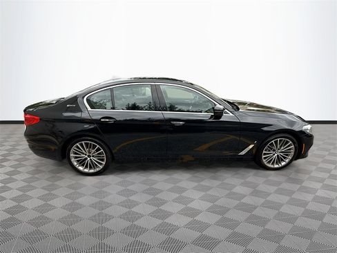 Used 2018 BMW 530e image 9