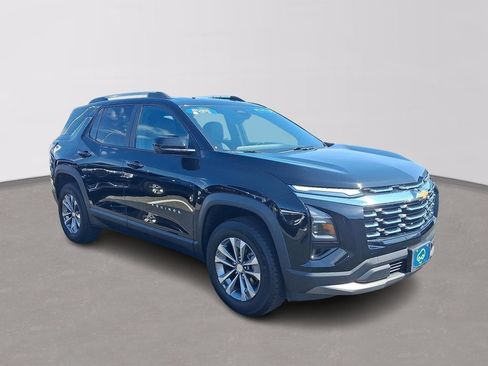 Certified 2025 Chevrolet Equinox LT w/ Convenience Package II AWD/4WD image 3