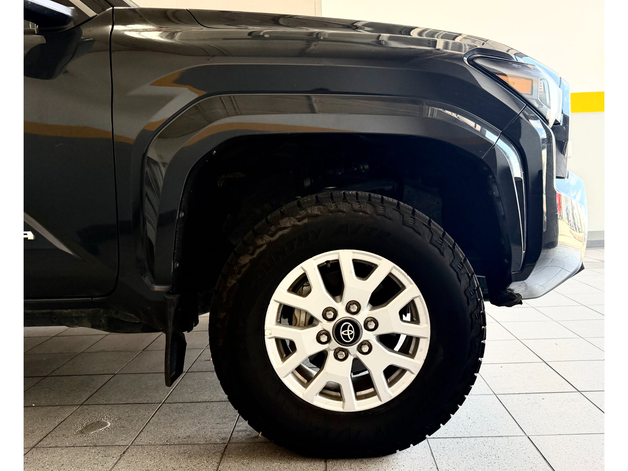 Used 2024 Toyota Tacoma SR5 AWD/4WD image 11