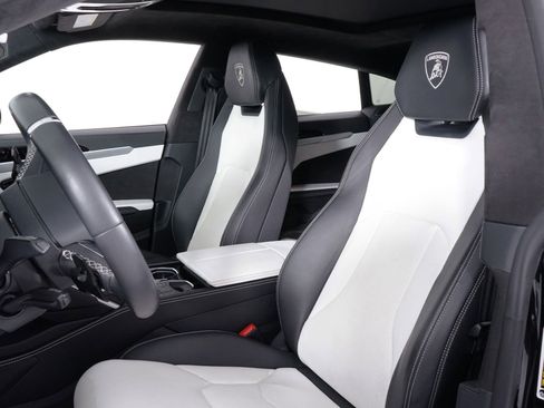 Used 2022 Lamborghini Urus AWD/4WD image 26