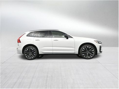New 2026 Volvo XC60 T8 Ultra w/ Protection Package Premier AWD/4WD image 26