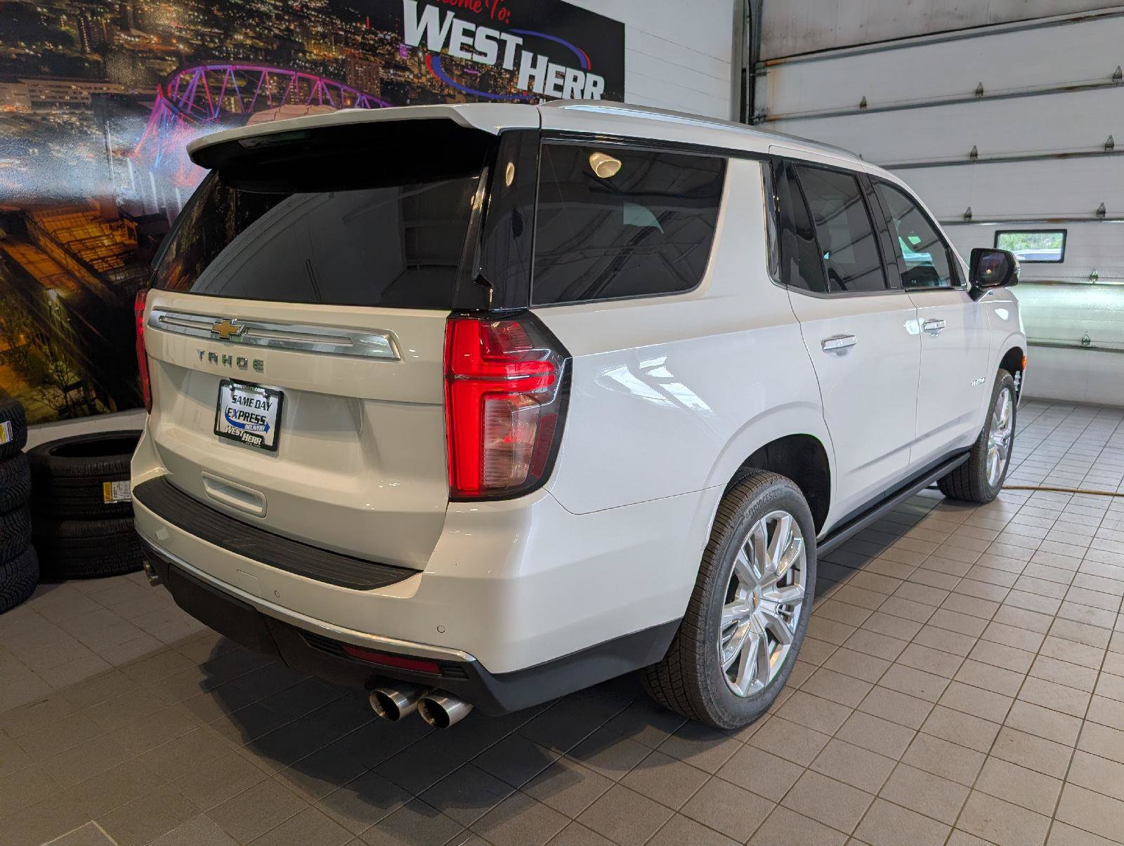 Used 2022 Chevrolet Tahoe High Country AWD/4WD image 10