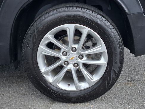 Used 2024 Chevrolet TrailBlazer LS w/ LS Convenience Package FWD image 17